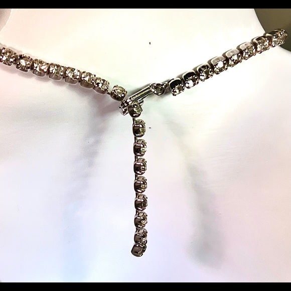 Swarovski S.A.L. Vintage Austrian Crystal Bow Shape Necklace Silver Tone EUC - Picture 7 of 8